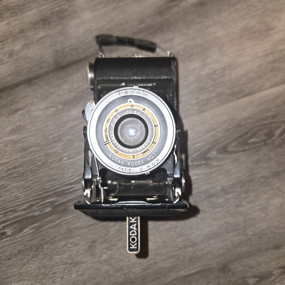 Vintage Kodak Vigilant Junior Six-20 Folding Camera 6x9 Format Untested. No‎ Len